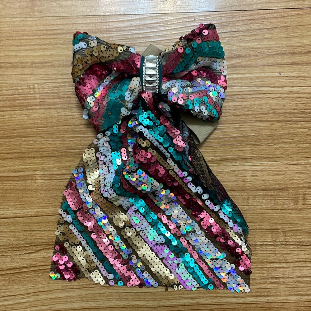 Bow tie
